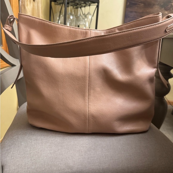 Margot pink blush tone leather shoulder bag with tassels and details! - Picture 3 of 5